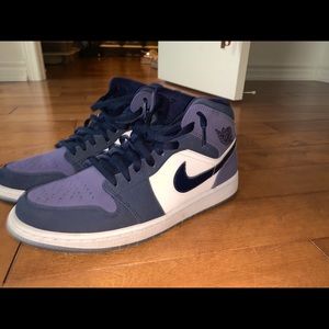 Jordan 1 Mid Obsidian